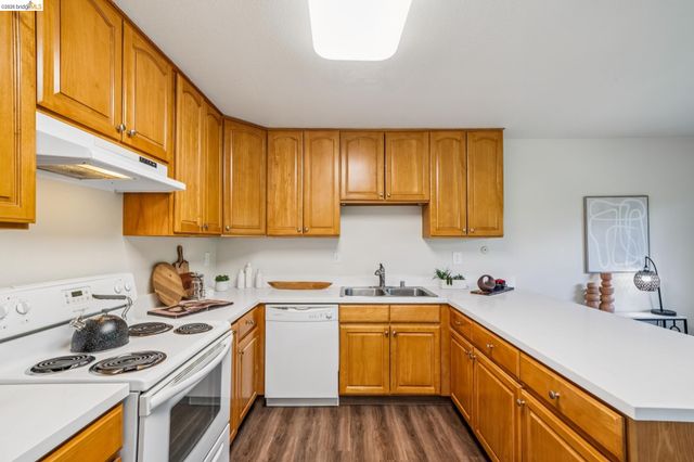 61 Parkview Ter, San Pablo, CA 94806