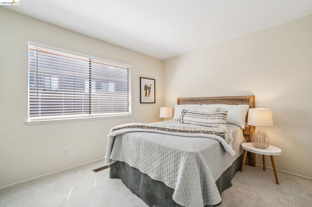 61 Parkview Ter, San Pablo, CA 94806