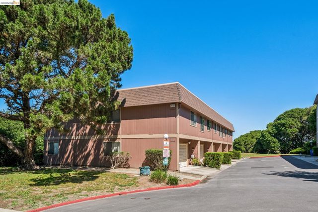 61 Parkview Ter, San Pablo, CA 94806