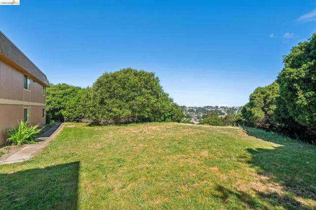 61 Parkview Ter, San Pablo, CA 94806