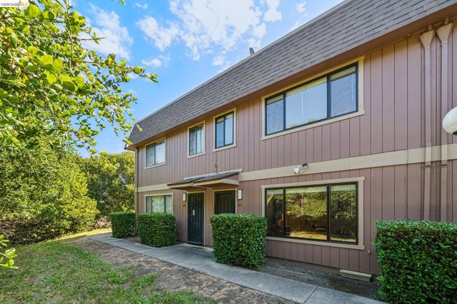 61 Parkview Ter, San Pablo, CA 94806