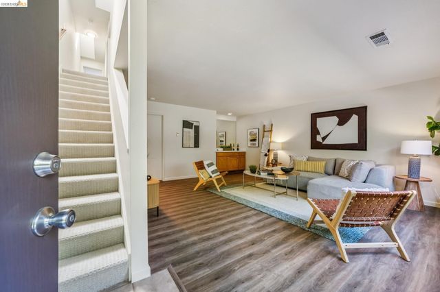 61 Parkview Ter, San Pablo, CA 94806