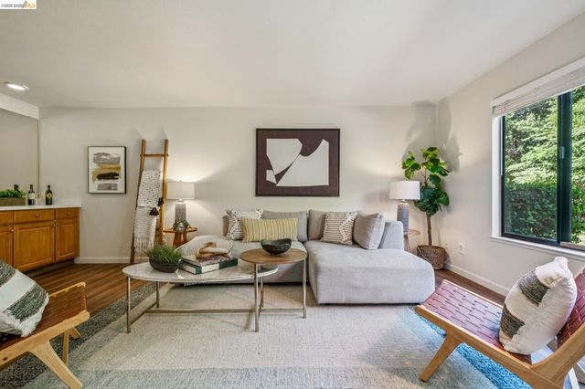 61 Parkview Ter, San Pablo, CA 94806