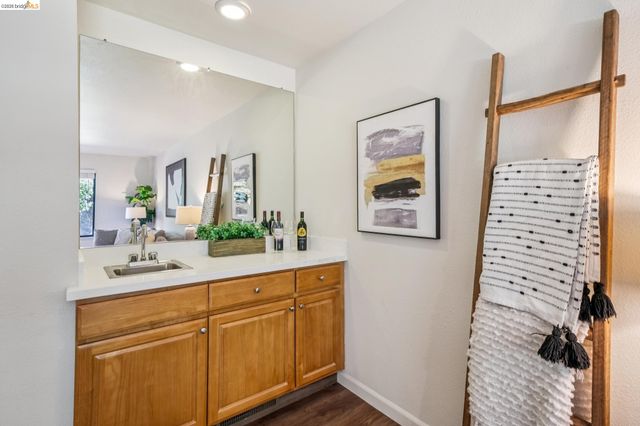 61 Parkview Ter, San Pablo, CA 94806