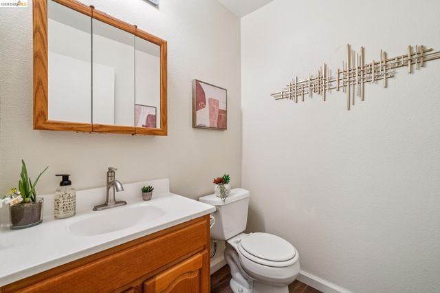 61 Parkview Ter, San Pablo, CA 94806