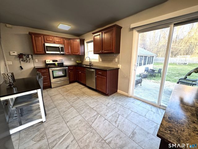 129 Cynthia Drive, West Haven, CT 06516