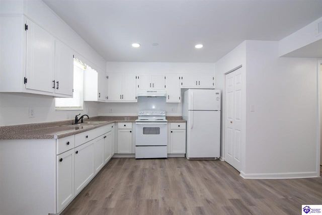 1204 Clear Ridge Lane, Radcliff, KY 40160