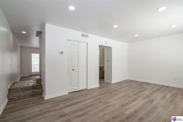 1204 Clear Ridge Lane, Radcliff, KY 40160