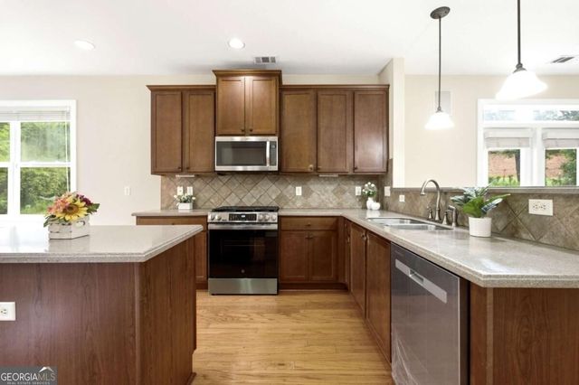2196 Kingswood Drive, Morrow, GA 30260