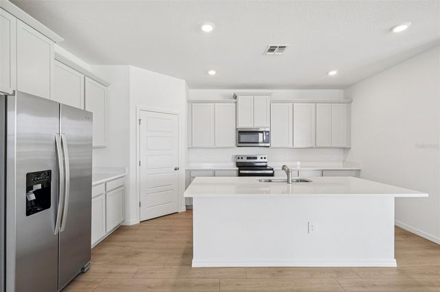 4665 BARBERRY AVENUE, Lakeland, FL 33811