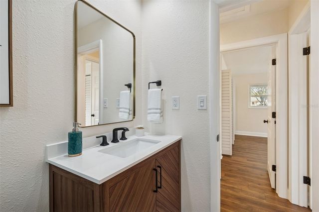 5682 46TH AVENUE N, Kenneth City, FL 33709