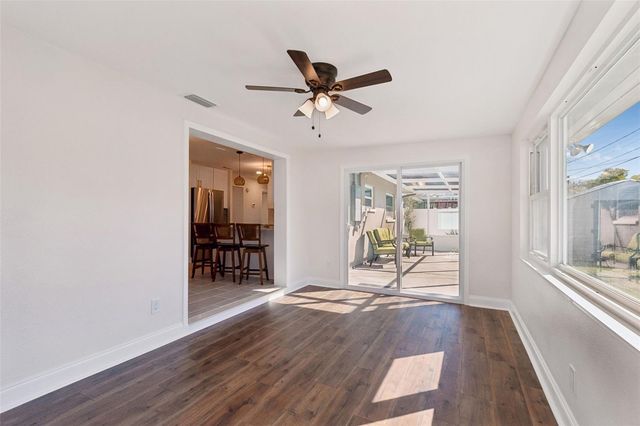 5682 46TH AVENUE N, Kenneth City, FL 33709