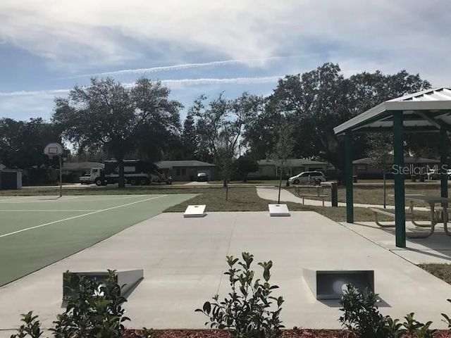 5682 46TH AVENUE N, Kenneth City, FL 33709