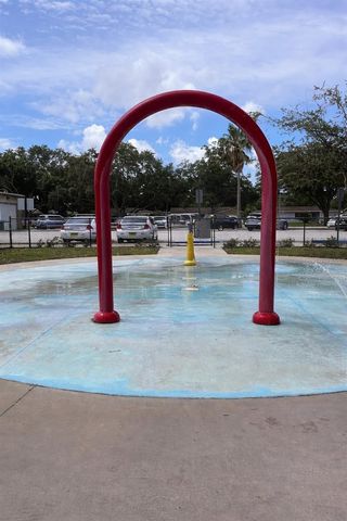 5682 46TH AVENUE N, Kenneth City, FL 33709