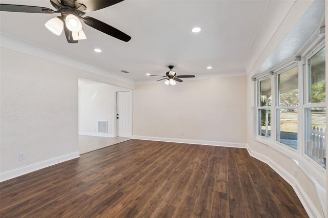 5682 46TH AVENUE N, Kenneth City, FL 33709