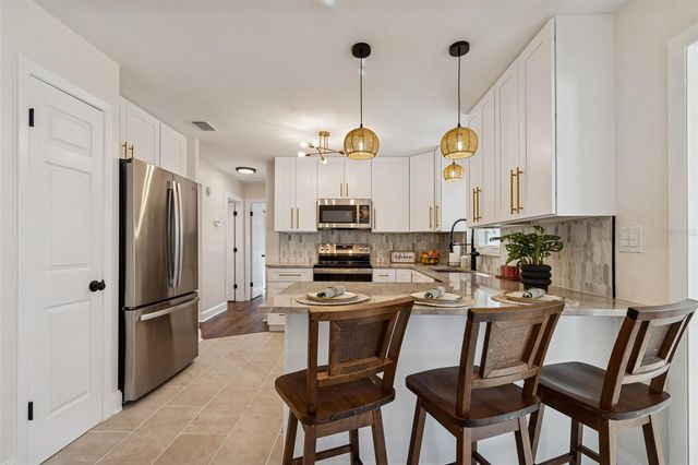 5682 46TH AVENUE N, Kenneth City, FL 33709