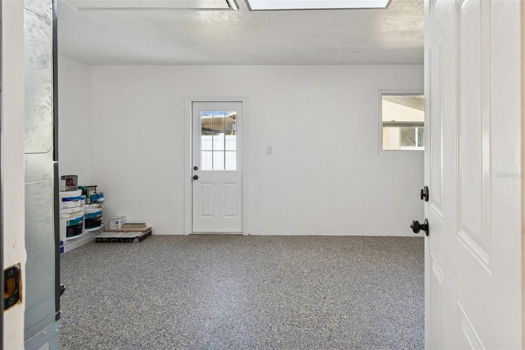 Image 27 of property listing at 5682 46TH AVENUE N, Kenneth City, FL 33709