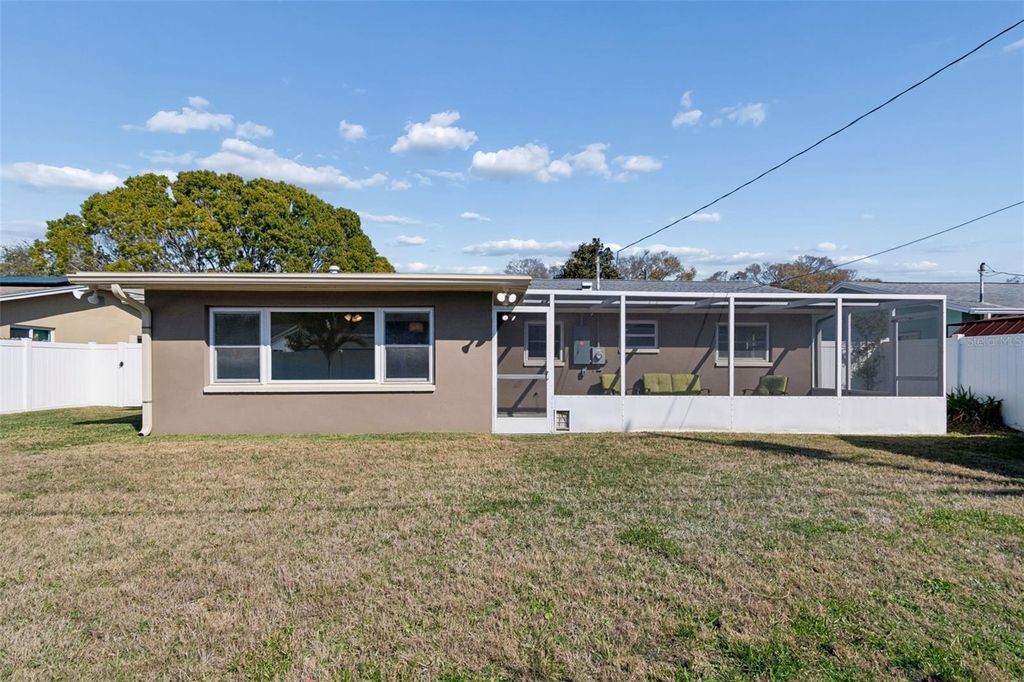 Image 33 of property listing at 5682 46TH AVENUE N, Kenneth City, FL 33709