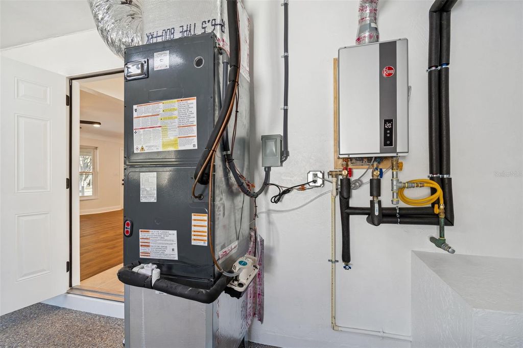 Image 37 of property listing at 5682 46TH AVENUE N, Kenneth City, FL 33709