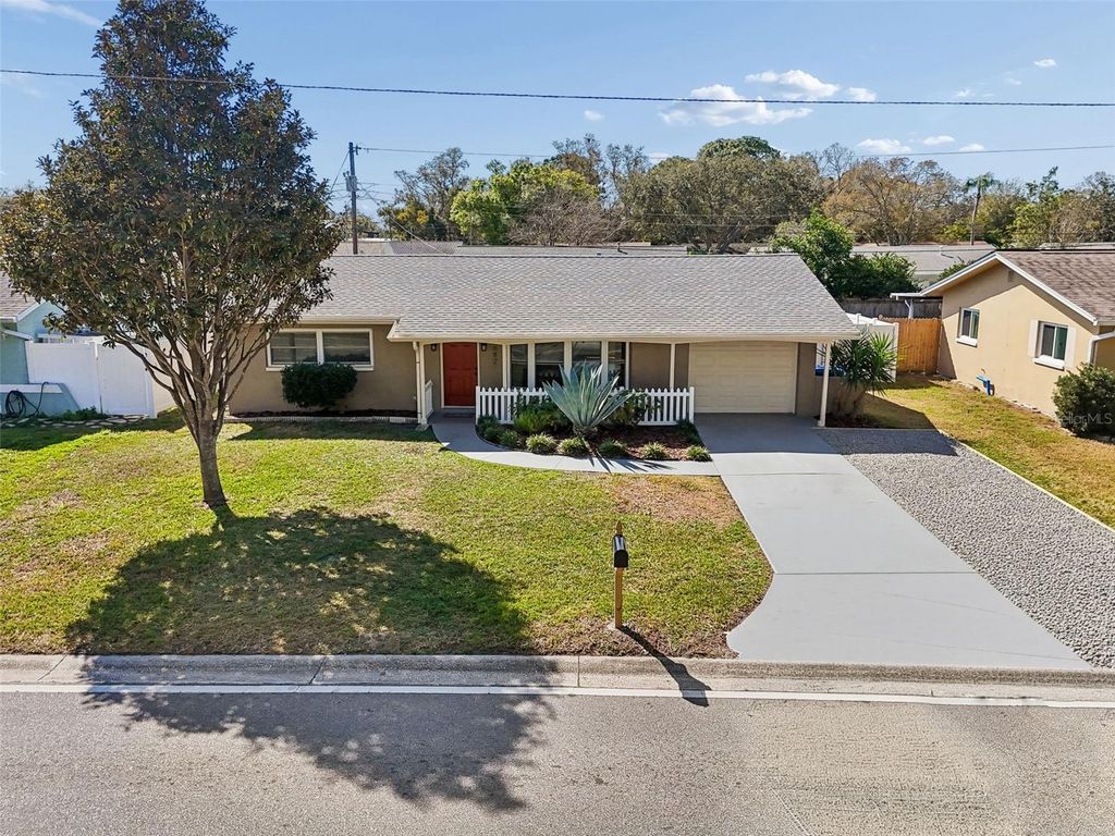 Image 39 of property listing at 5682 46TH AVENUE N, Kenneth City, FL 33709