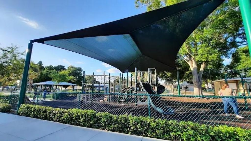 Image 45 of property listing at 5682 46TH AVENUE N, Kenneth City, FL 33709