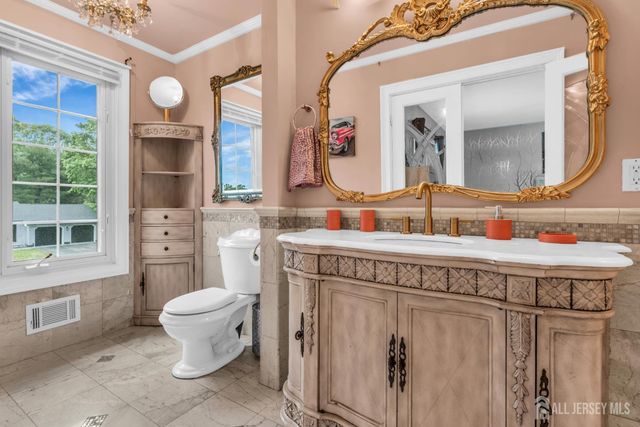 513 Ilexberry Lane, Toms River, NJ 08753
