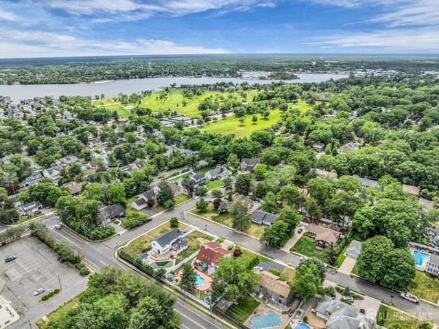 513 Ilexberry Lane, Toms River, NJ 08753