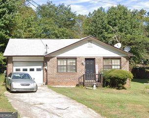 2051 Kimber Trail, Stone Mountain, GA 30088