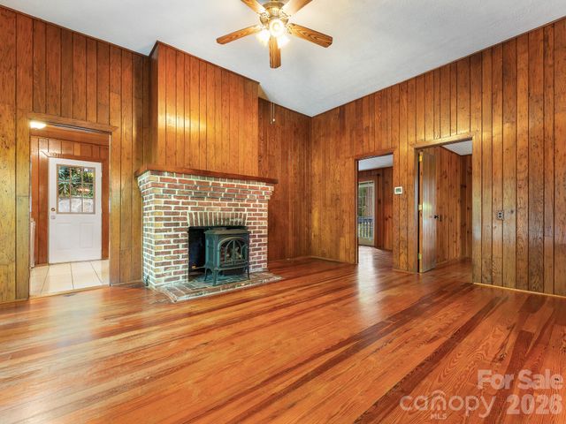 240 Seneca Boulevard, Hendersonville, NC 28739