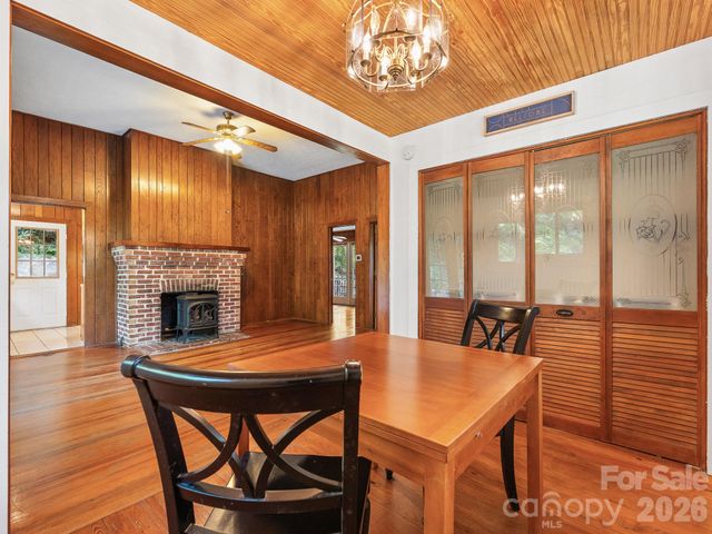 240 Seneca Boulevard, Hendersonville, NC 28739
