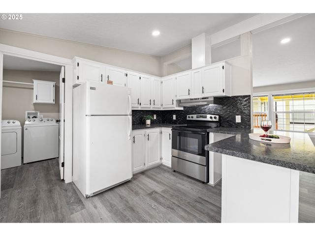 17520 Se 82ND Dr, Clackamas, OR 97015