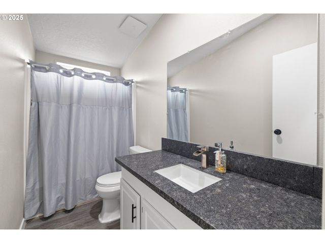 17520 Se 82ND Dr, Clackamas, OR 97015