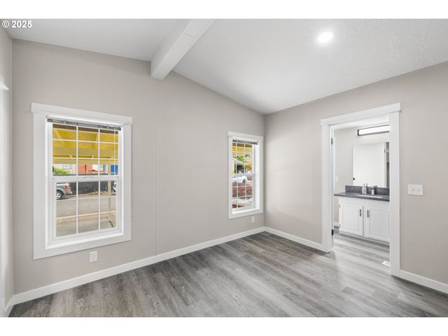 17520 Se 82ND Dr, Clackamas, OR 97015