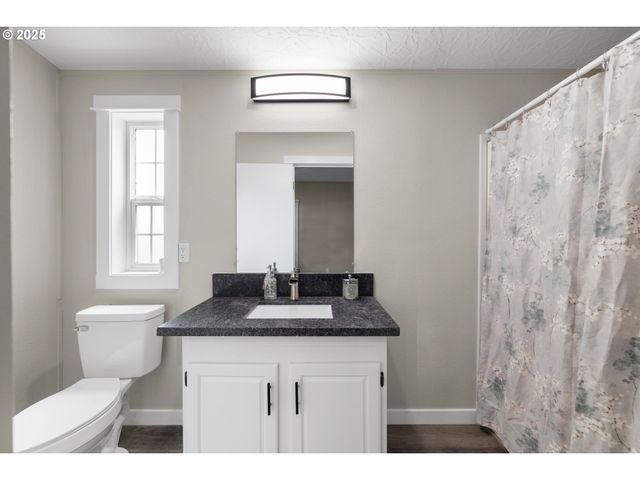 17520 Se 82ND Dr, Clackamas, OR 97015