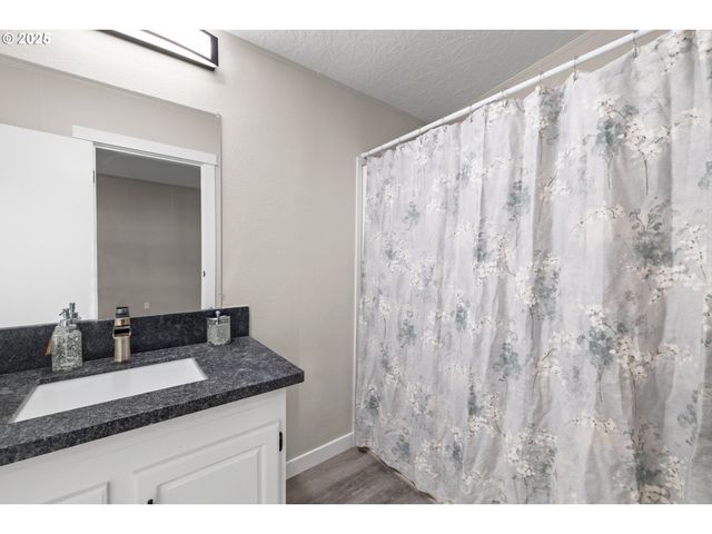 17520 Se 82ND Dr, Clackamas, OR 97015