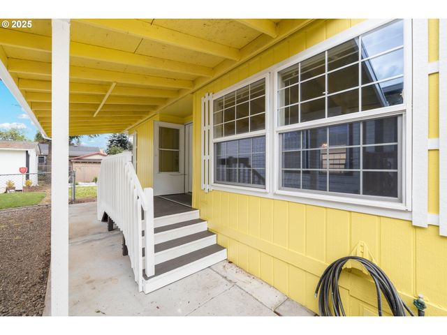 17520 Se 82ND Dr, Clackamas, OR 97015