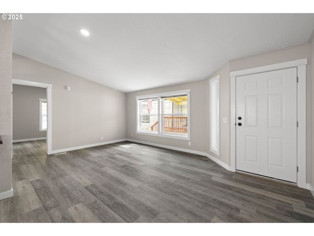 17520 Se 82ND Dr, Clackamas, OR 97015