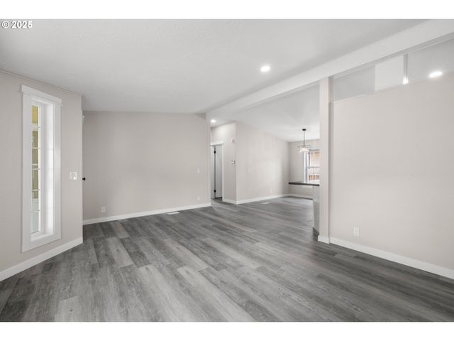 17520 Se 82ND Dr, Clackamas, OR 97015