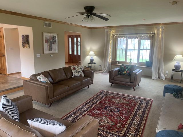 8187 S Four Oaks COURT, Franklin, WI 53132