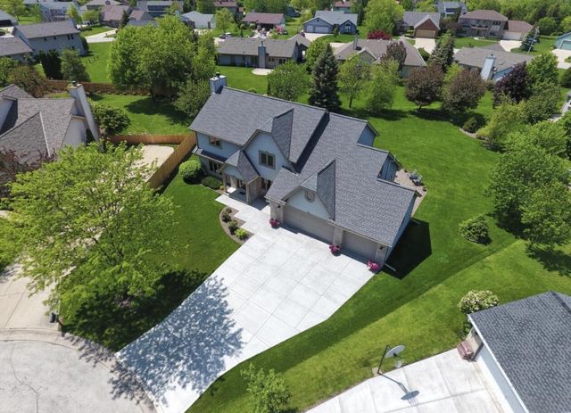 8187 S Four Oaks COURT, Franklin, WI 53132