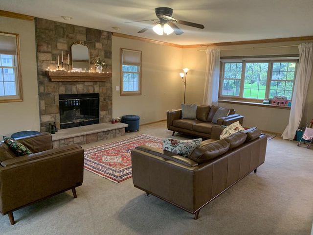 8187 S Four Oaks COURT, Franklin, WI 53132