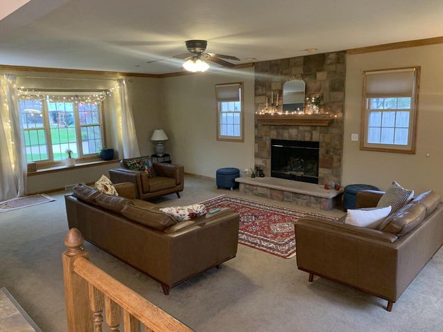 8187 S Four Oaks COURT, Franklin, WI 53132