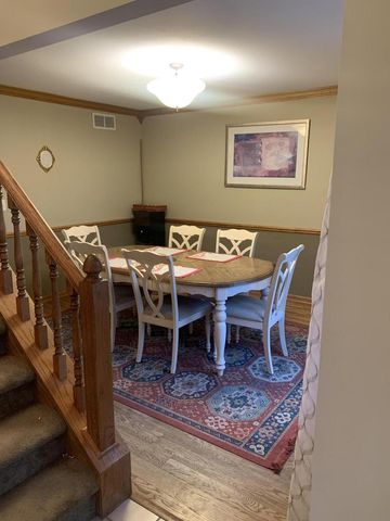 8187 S Four Oaks COURT, Franklin, WI 53132