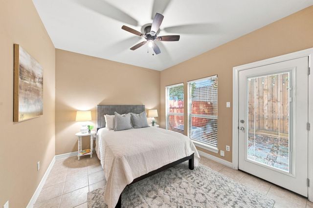 3808 Center Plaza Drive, Houston, TX 77007