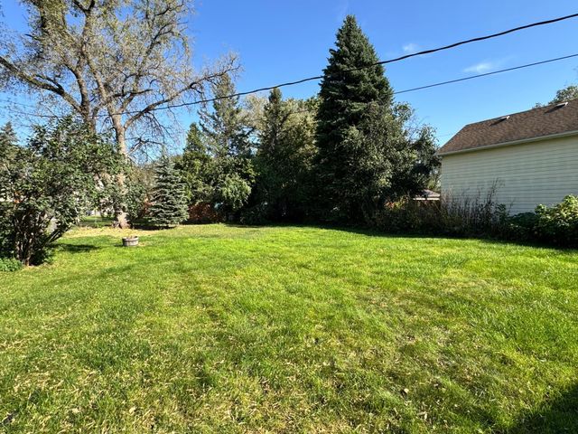 1212 3rd Avenue S, Moorhead, MN 56560