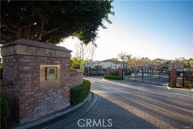 16401 Visions Drive, La Mirada, CA 90638