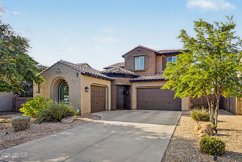 3726 E CAT BALUE Drive, Phoenix, AZ 85050 — exterior