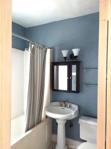 1328 E 2nd 1, Long Beach, CA 90802