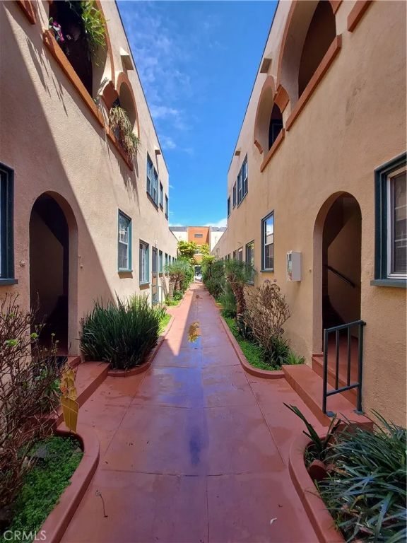 1328 E 2nd 1, Long Beach, CA 90802