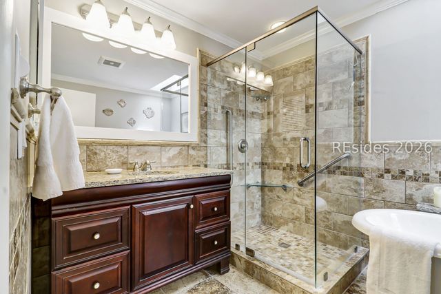 1 Gloucester Rd Apt 103, Hilton Head Island, SC 29928